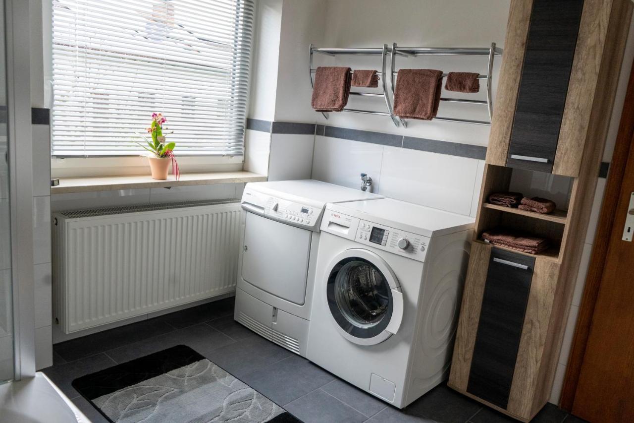 Ferienwohnung Hertreiter In Dingolfing 110Qm Exterior photo